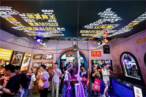 恺英网络传奇盒子亮相CJ：复古展台与多元生态续传奇热