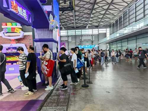 鹅鸭杀电竞主播擂台赛上演 金山世游展台持续引爆热度
