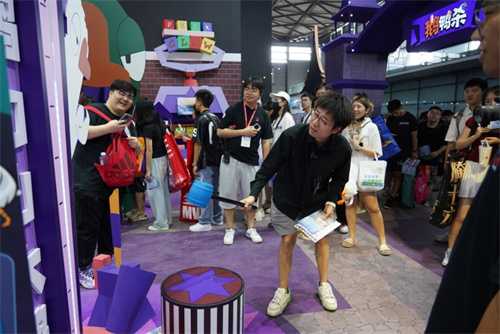 鹅鸭杀电竞主播擂台赛上演 金山世游展台持续引爆热度